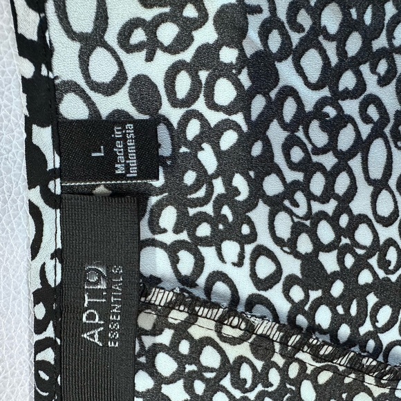 Apt. 9 Black and White Camisole with Scoop Neck and Spaghetti Straps - Picture 3 of 4